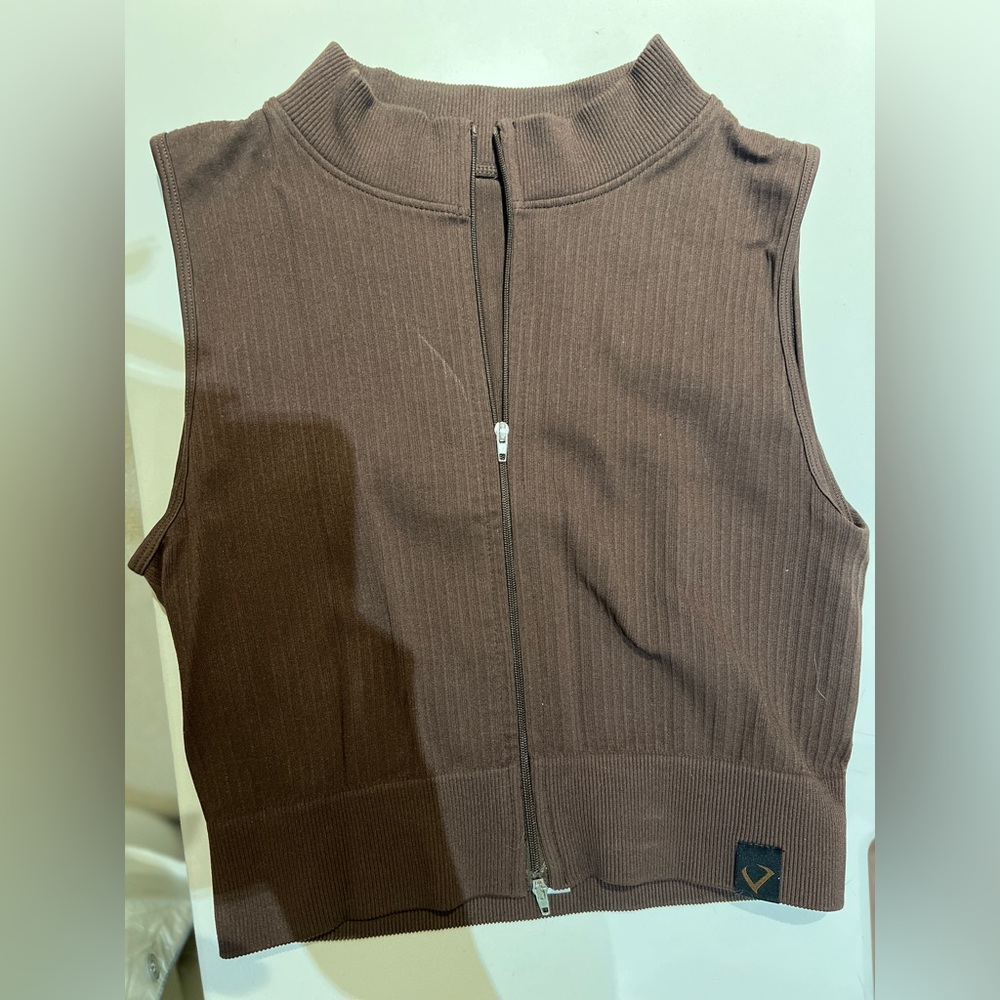 Seamless Ribbed Mocha Dual Zip Crop Top from Violate the Dress Code
